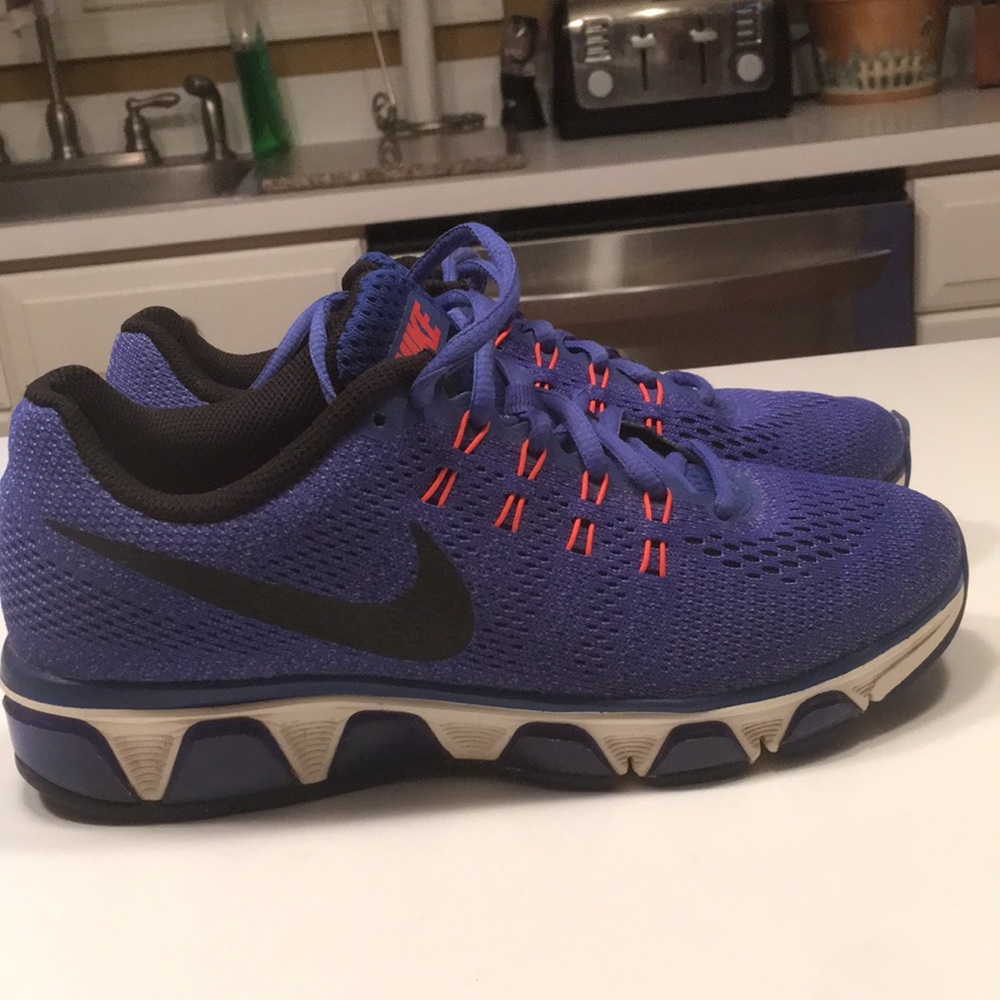 Nike women’s run easy sneaker